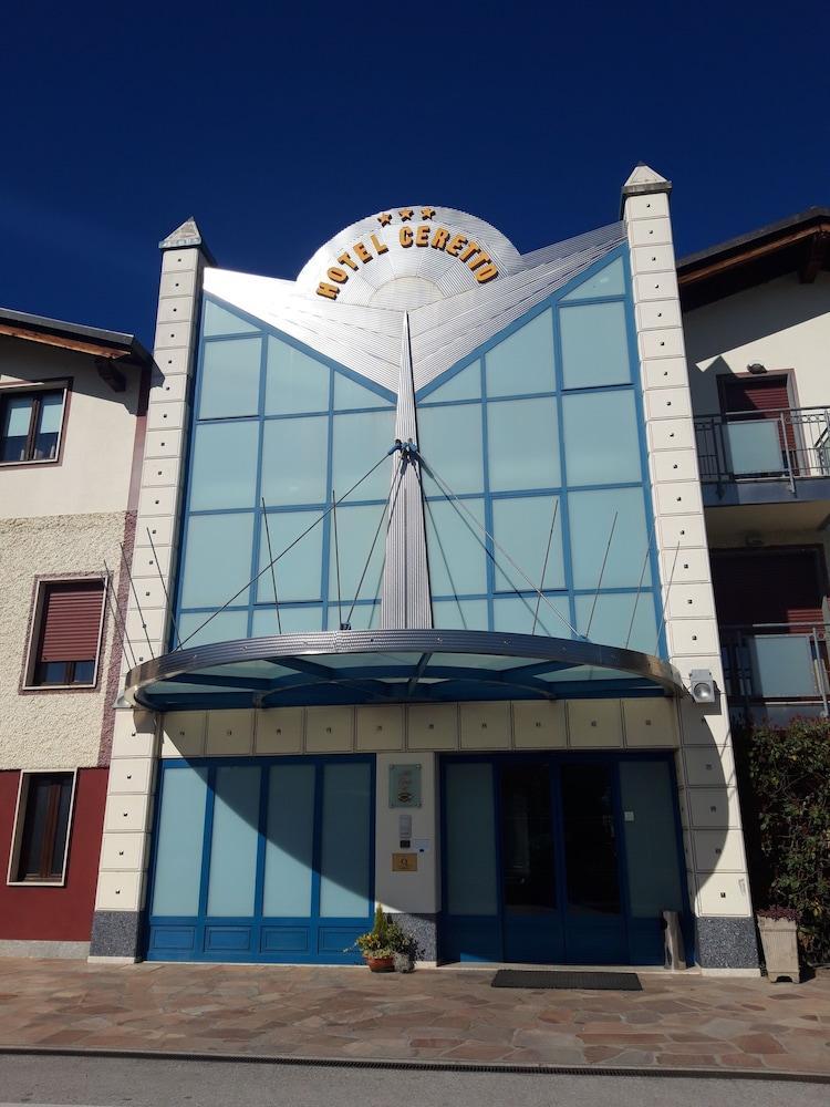 Hotel Ceretto Busca Екстер'єр фото