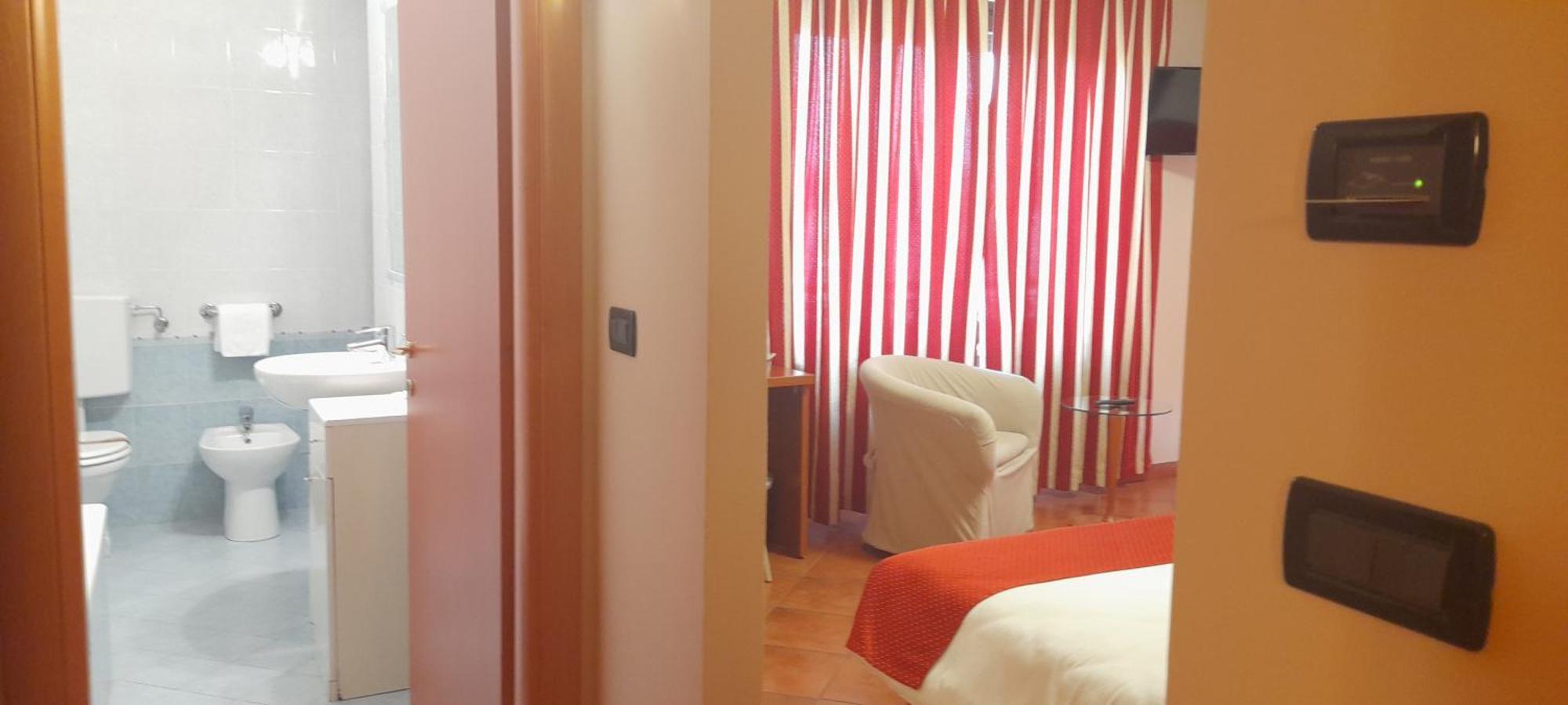 Hotel Ceretto Busca Екстер'єр фото